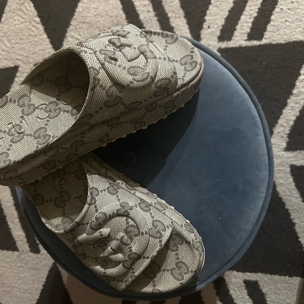 Cream Slippers with Ornate Pattern and Soft Material